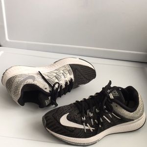 Nike UNIQUE!Zoom Élite 8 knitted athletic sneakers